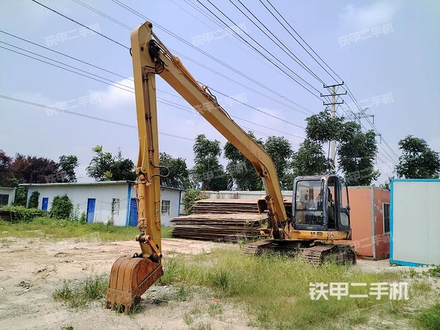 雷沃重工FR85-7挖掘机的设备实拍-第1张实拍照片