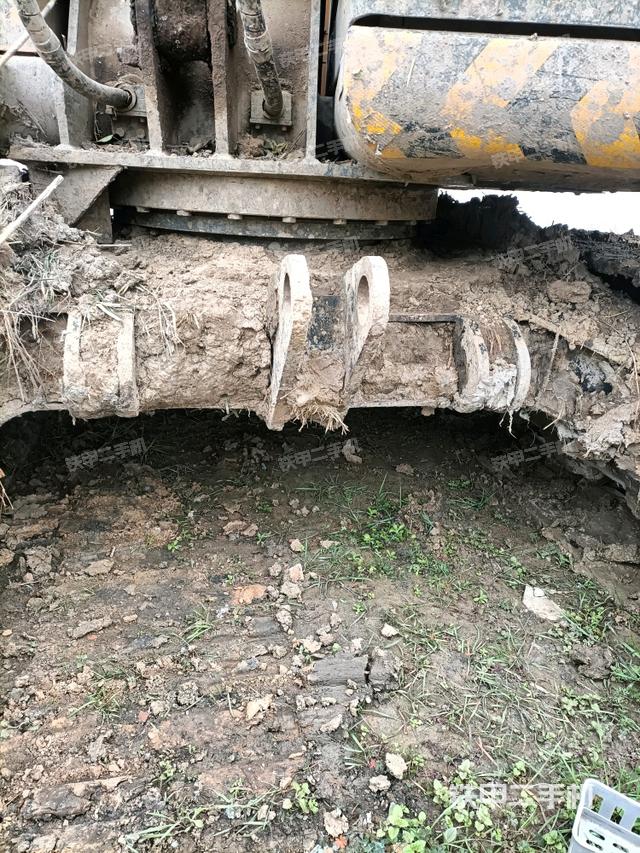 轉(zhuǎn)盤和下車架正前（工作和回轉(zhuǎn)裝置）