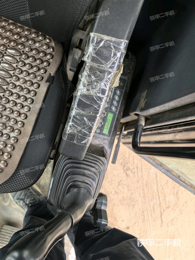 座椅左側(cè)控制臺(tái)/音響/含左手柄（駕駛室部分）