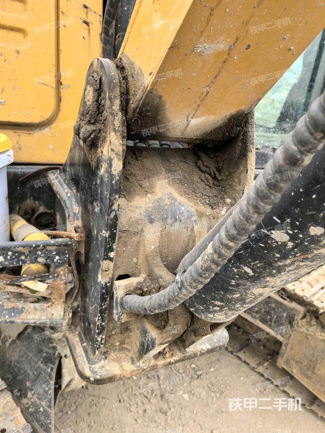 大臂根部?斜（工作和回轉(zhuǎn)裝置）