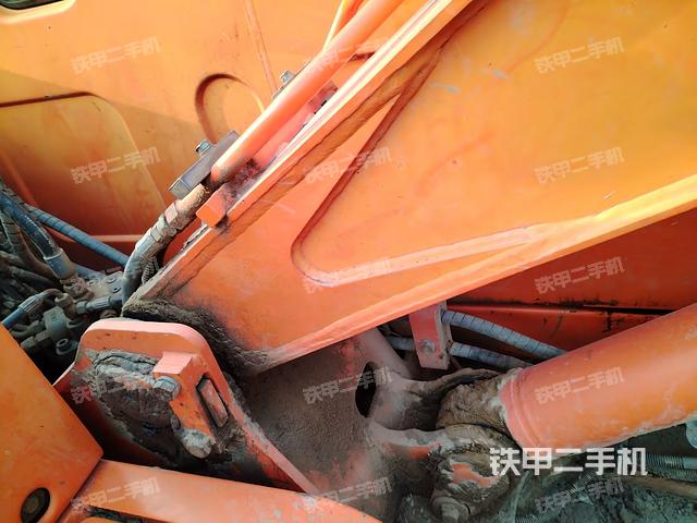 大臂根部?斜（工作和回轉(zhuǎn)裝置）