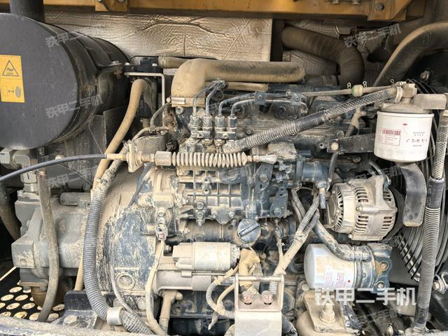 發(fā)動(dòng)機(jī)室（上車部件）