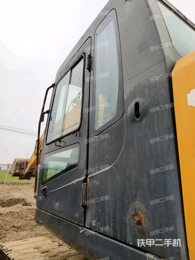 座椅右側(cè)控制臺/鑰匙門/油門/含右手柄（駕駛室部分）