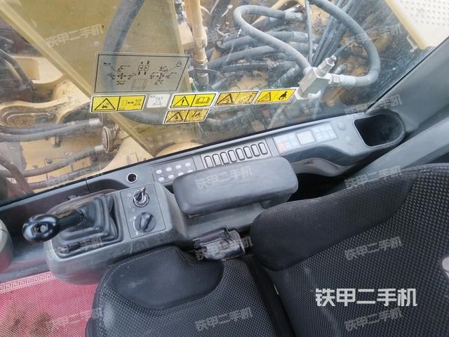 座椅右側(cè)控制臺/鑰匙門/油門/含右手柄（駕駛室部分）