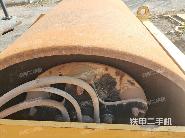 前車架正右側(cè)（壓路機前后車架）