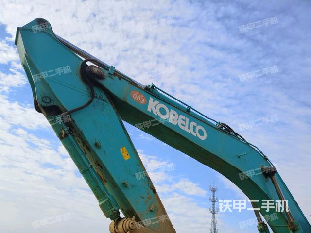 小臂整體左后(工作和回轉(zhuǎn)裝置) 小臂整體左后(工作和回轉(zhuǎn)裝置)
