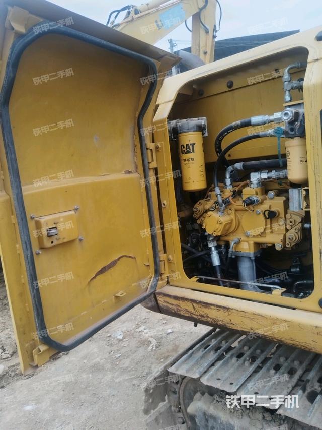 液壓泵斜45?右（大件艙室）