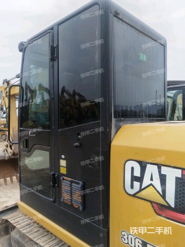 ?駕駛室正側(cè)(駕駛室部分) ?駕駛室正側(cè)(駕駛室部分)