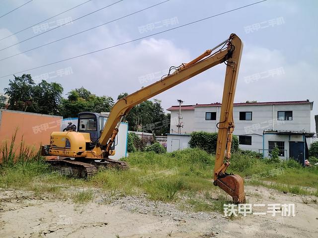 右前45(整機(jī)外觀) 右前45(整機(jī)外觀)