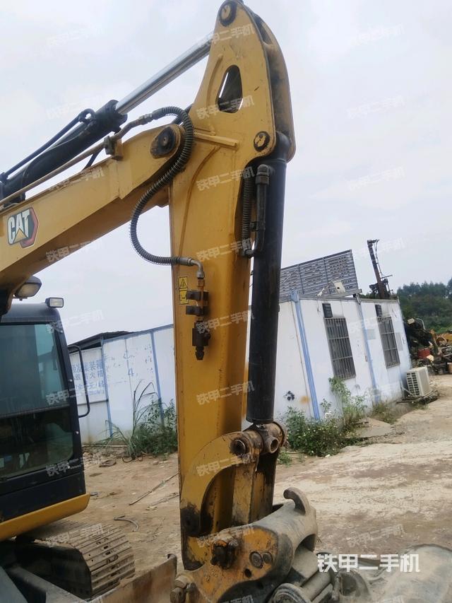 小臂整體左后(工作和回轉(zhuǎn)裝置) 小臂整體左后(工作和回轉(zhuǎn)裝置)