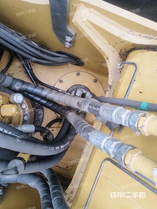 中央回轉(zhuǎn)接頭特寫（上車部件）