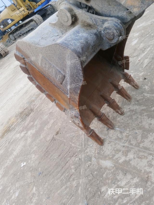 鏟斗45度(工作和回轉(zhuǎn)裝置) 鏟斗45度(工作和回轉(zhuǎn)裝置)