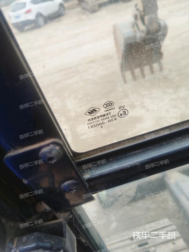 右側(cè)玻璃角標(biāo)(駕駛室部分) 右側(cè)玻璃角標(biāo)(駕駛室部分)