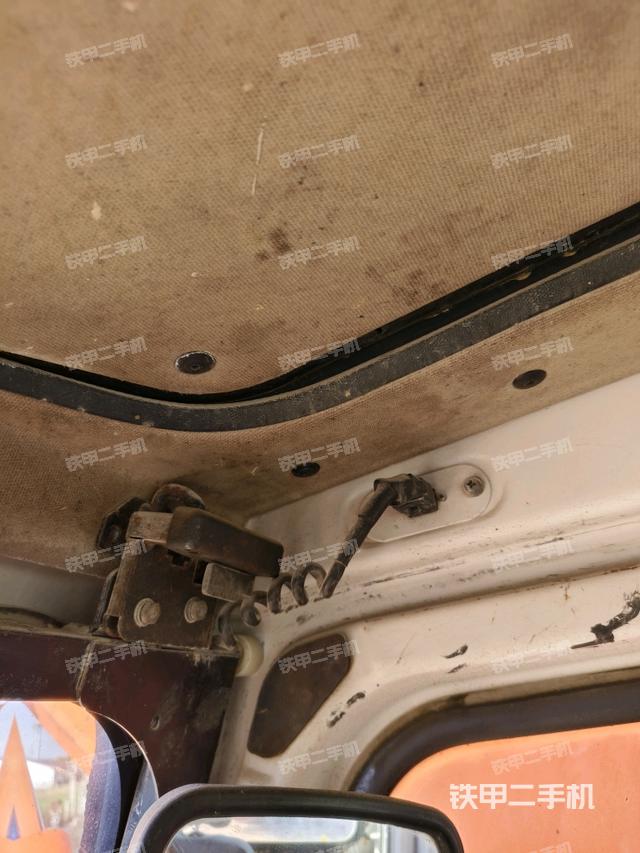 座椅右側(cè)控制臺/鑰匙門/油門/含右手柄（駕駛室部分）