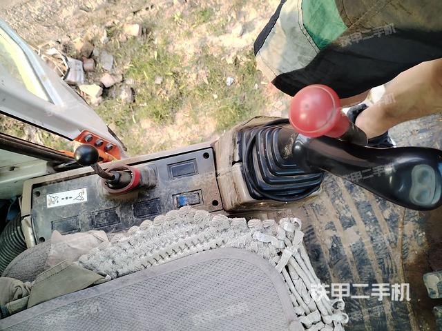 座椅左側(cè)控制臺(tái)/音響/含左手柄（駕駛室部分）