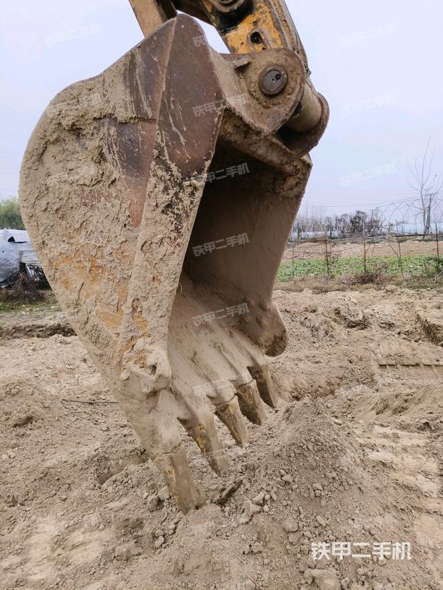 大臂油缸整體?豎拍（工作和回轉(zhuǎn)裝置）