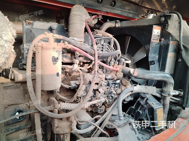 發(fā)動(dòng)機(jī)室（上車(chē)部件）