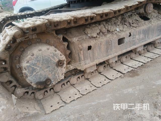 右驅(qū)動輪（行走機(jī)構(gòu)）