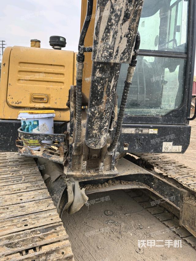 轉(zhuǎn)盤和下車架正前（工作和回轉(zhuǎn)裝置）