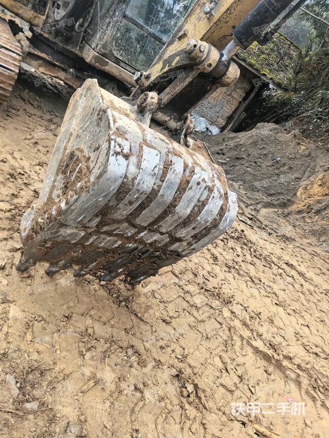 鏟斗右后整體（工作和回轉(zhuǎn)裝置）