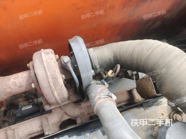 中央回轉(zhuǎn)接頭特寫（上車部件）