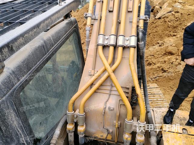 大臂背部俯視（工作和回轉(zhuǎn)裝置）