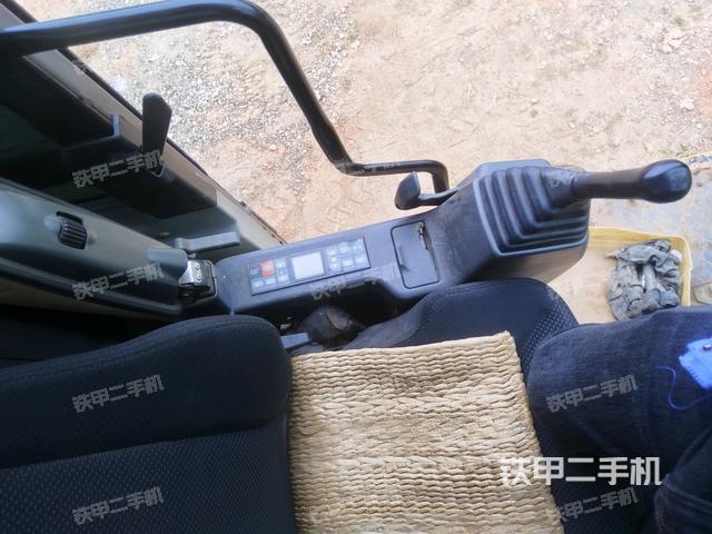 座椅左側控制臺/音響/含左手柄（駕駛室部分）