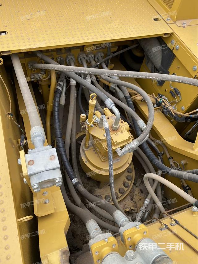 回轉(zhuǎn)馬達(dá)（上車部件）