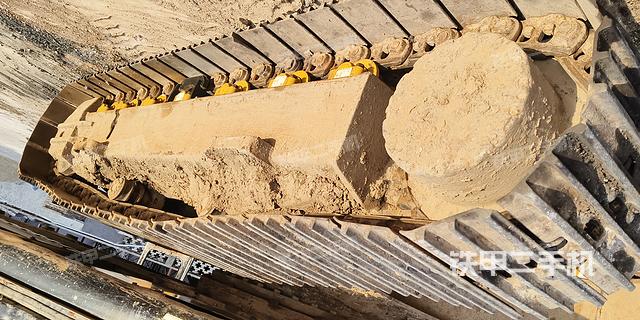 單側(cè)履帶整體（整機(jī)外觀）