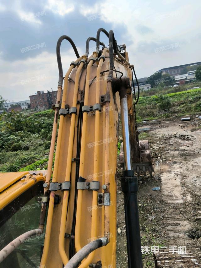 大臂背部俯視（工作和回轉(zhuǎn)裝置）