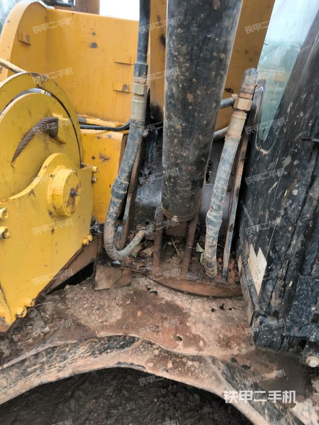 大臂背部俯視（工作和回轉(zhuǎn)裝置）