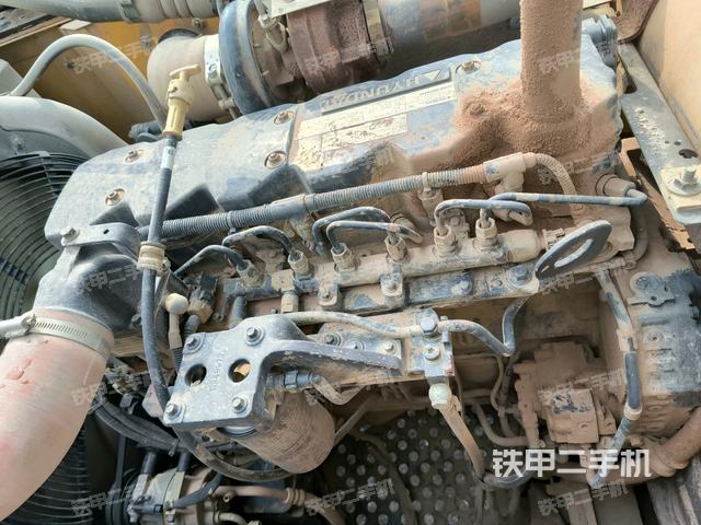 氣門(mén)室蓋螺絲特寫(xiě)（上車(chē)部件）