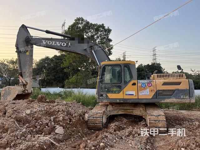 沃尔沃EC250D挖掘机