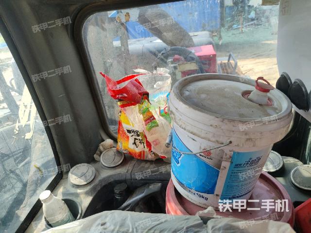 座椅后部(駕駛室部分) 座椅后部(駕駛室部分)