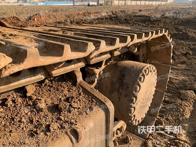 單側(cè)履帶整體（整機(jī)外觀）