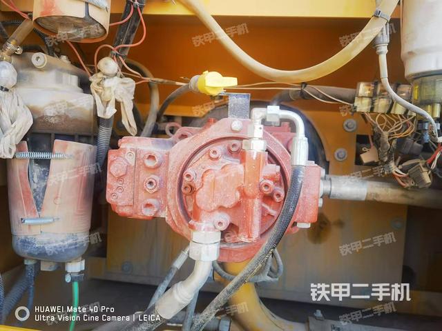 液壓泵艙室正面整體(整機外觀) 液壓泵艙室正面整體(整機外觀)