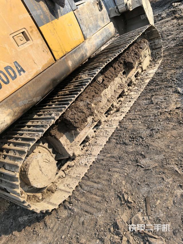 左導(dǎo)向輪（行走機(jī)構(gòu)）