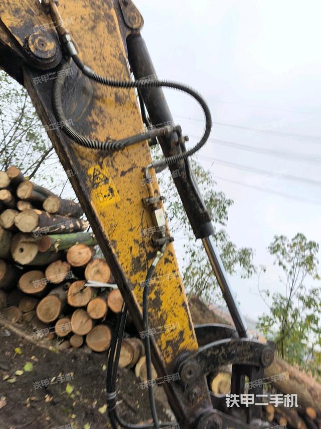 轉(zhuǎn)盤(pán)和下車(chē)架正前（工作和回轉(zhuǎn)裝置）