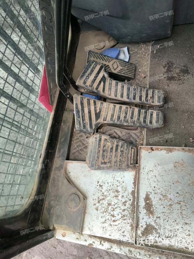 后窗玻璃角標(biāo)（駕駛室部分）