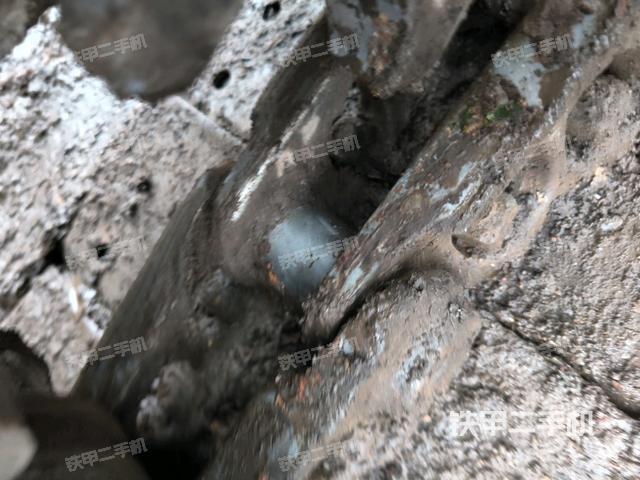 左驅(qū)動(dòng)輪（行走機(jī)構(gòu)）