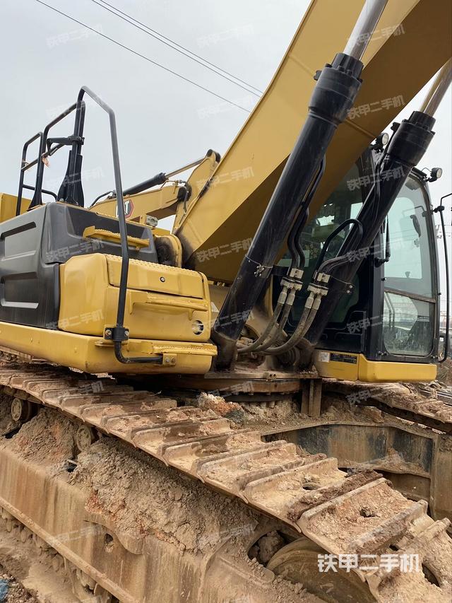 大臂油缸整體?豎拍（工作和回轉(zhuǎn)裝置）