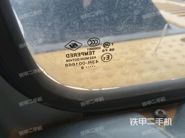 后窗玻璃角標（駕駛室部分）