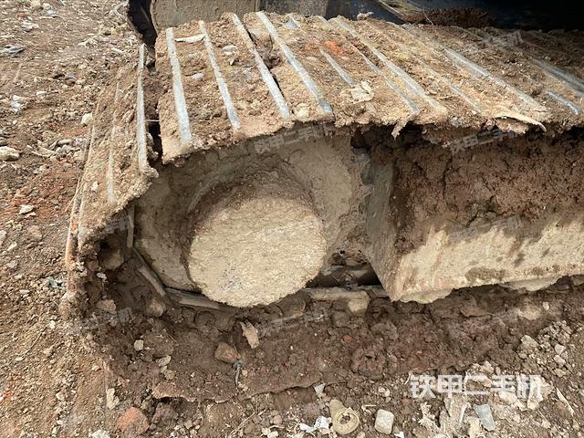 右驅(qū)動(dòng)輪（行走機(jī)構(gòu)）