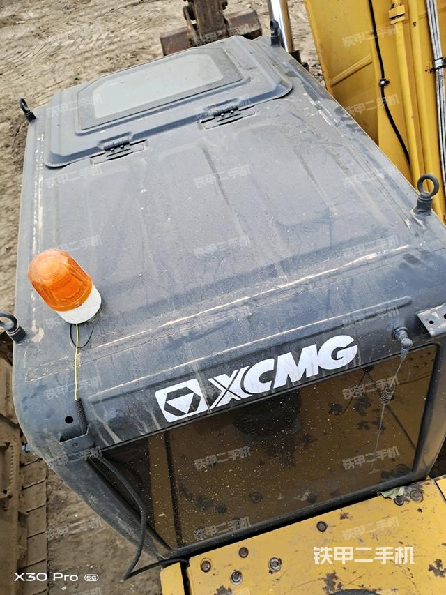 駕駛室頂部（整機外觀）