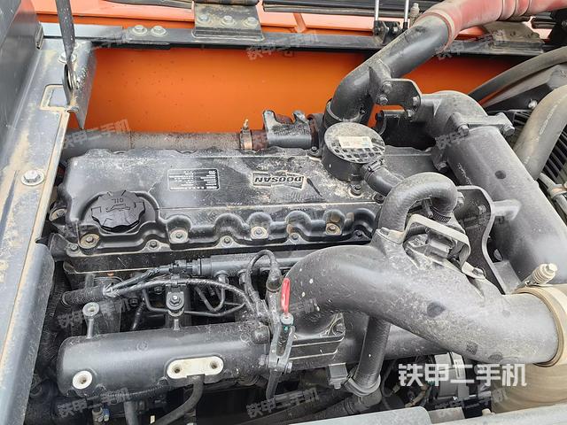 發(fā)動(dòng)機(jī)整體俯視(整機(jī)外觀) 發(fā)動(dòng)機(jī)整體俯視(整機(jī)外觀)