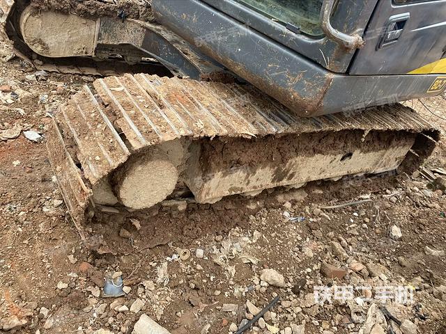 右側(cè)履帶整體?（行走機(jī)構(gòu)）