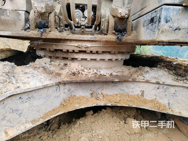 鏟斗右后整體（工作和回轉(zhuǎn)裝置）