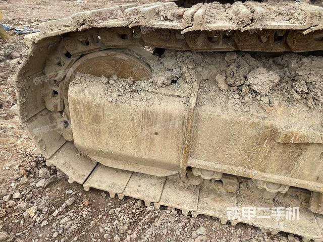 左驅(qū)動輪（行走機構(gòu)）