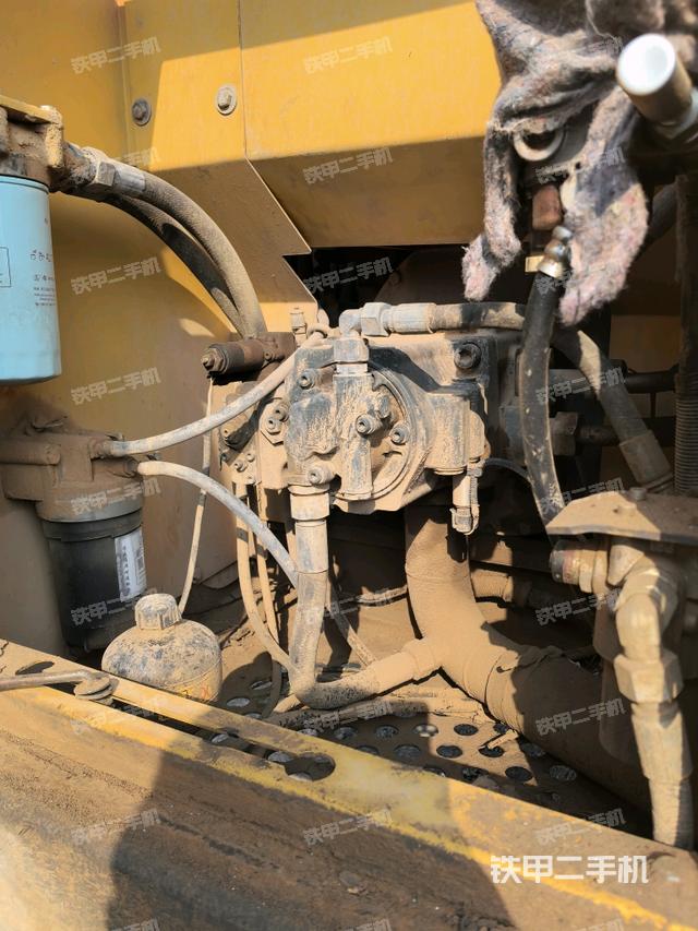 液壓泵斜45?右（大件艙室）