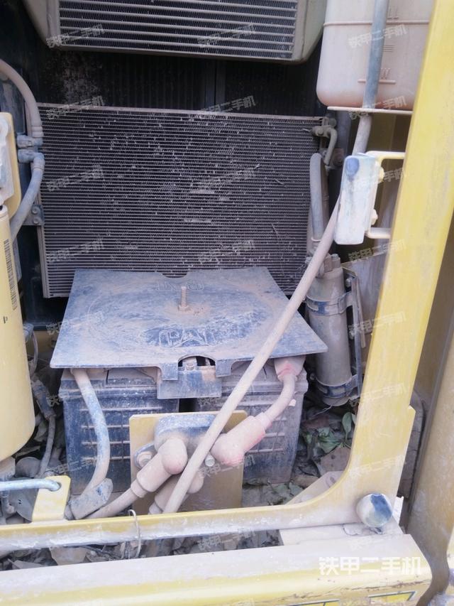 電瓶（大件艙室）